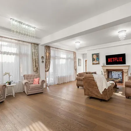 Art House Semesterbostad *